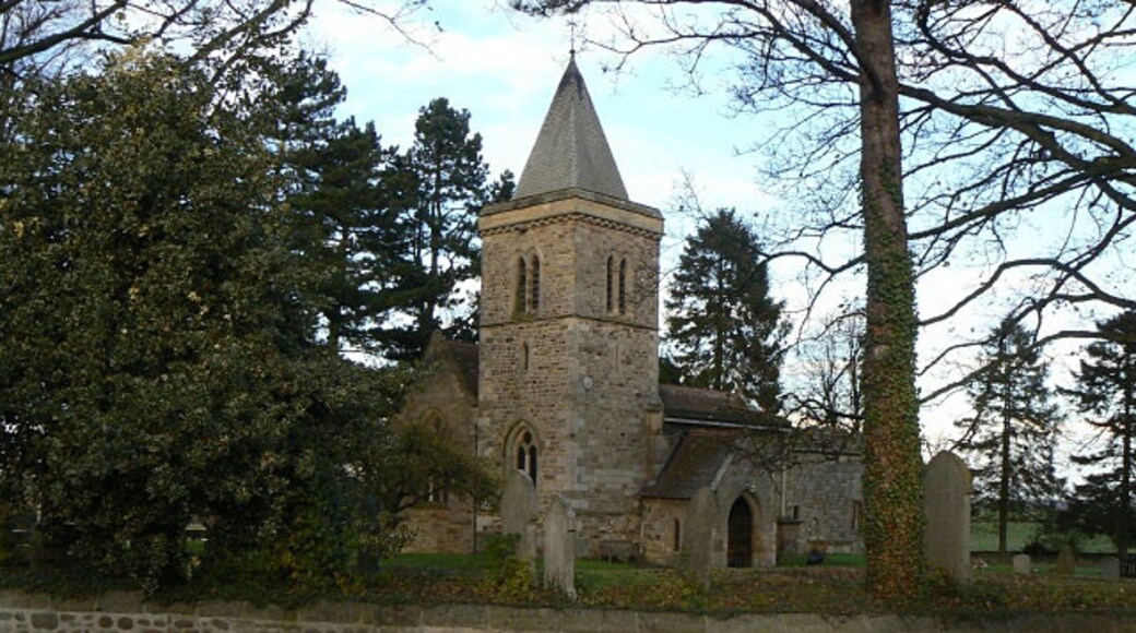 Foto “Kirby Hill” tomada por Alan Murray-Rust (CC BY-SA); recorte de la original