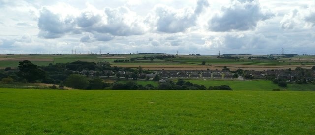 Oxspring Panorama. View across to Sheffield Road with houses and `The Willows' estate (bungalows). The packhorse route left the village approximately where Back Lane is now (to the right of The Willows) towards Underbank Hill crossroads where there were a choice of routes. Straight-on might take you to Bolsterstone and then on to Derbyshire, while turning right at the crossroads would lead on to the old salt trail across the Pennines and into Cheshire. 922030