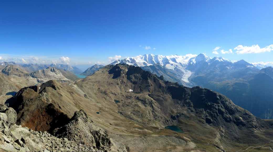 « La Punt-Chamues-ch», photo de Dreirik (CC BY) / rognée de l’originale