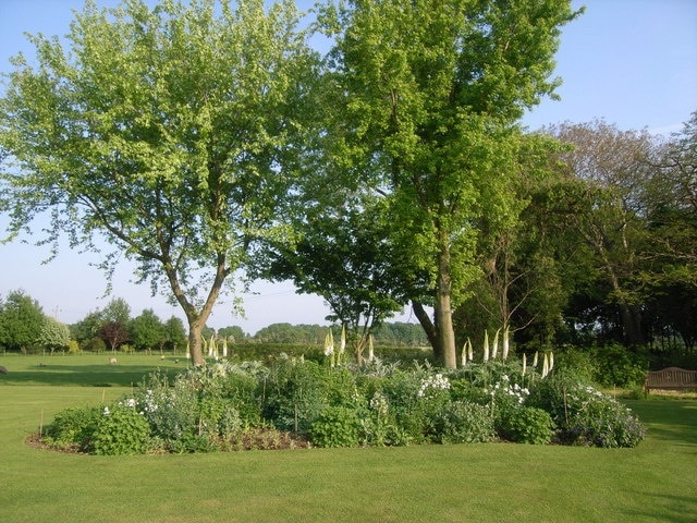 "Littlethorpe"-foto av Nicholas Mutton (CC BY-SA) / Urklipp från original