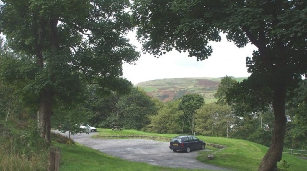 Photo "Ystrad" by John Lord (CC BY-SA) / Cropped from original
