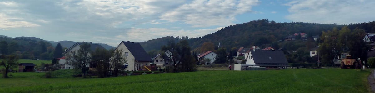 Photo "Ellweiler von Südosten" by giggel (Creative Commons Attribution 3.0) / Cropped from original