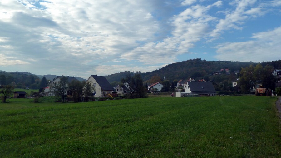 Photo "Ellweiler von Südosten" by giggel (Creative Commons Attribution 3.0) / Cropped from original