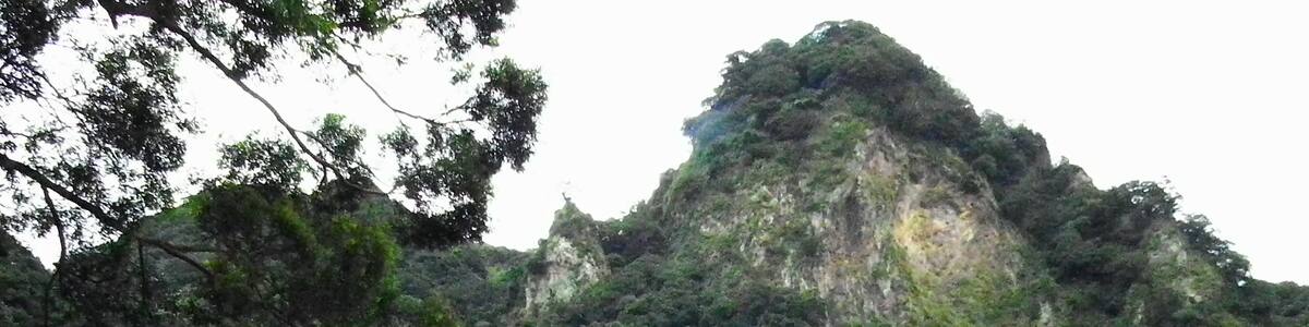 Photo "凌雲禪寺 Lingyun Chan Monastery" by lienyuan lee (Creative Commons Attribution 3.0) / Cropped from original