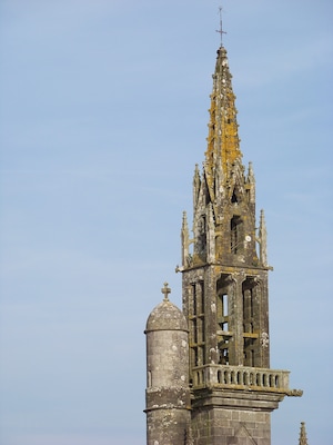 This building is indexed in the Base Mérimée, a database of architectural heritage maintained by the French Ministry of Culture, under the reference PA00090005 .