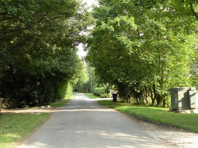 Foto “Whepstead” tomada por Robert Edwards (CC BY-SA); recorte de la original