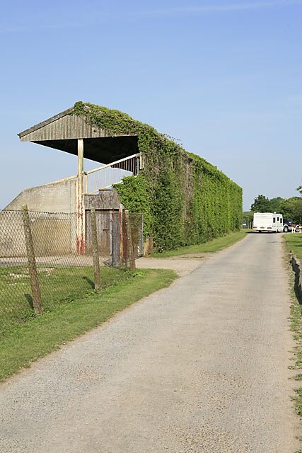 Photo "Netherhampton" by Peter Facey (CC BY-SA) / Cropped from original