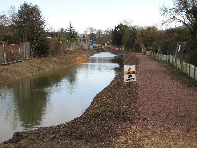 Foto „Cainscross“ von David Stowell (CC BY-SA)/zugeschnittenes Original