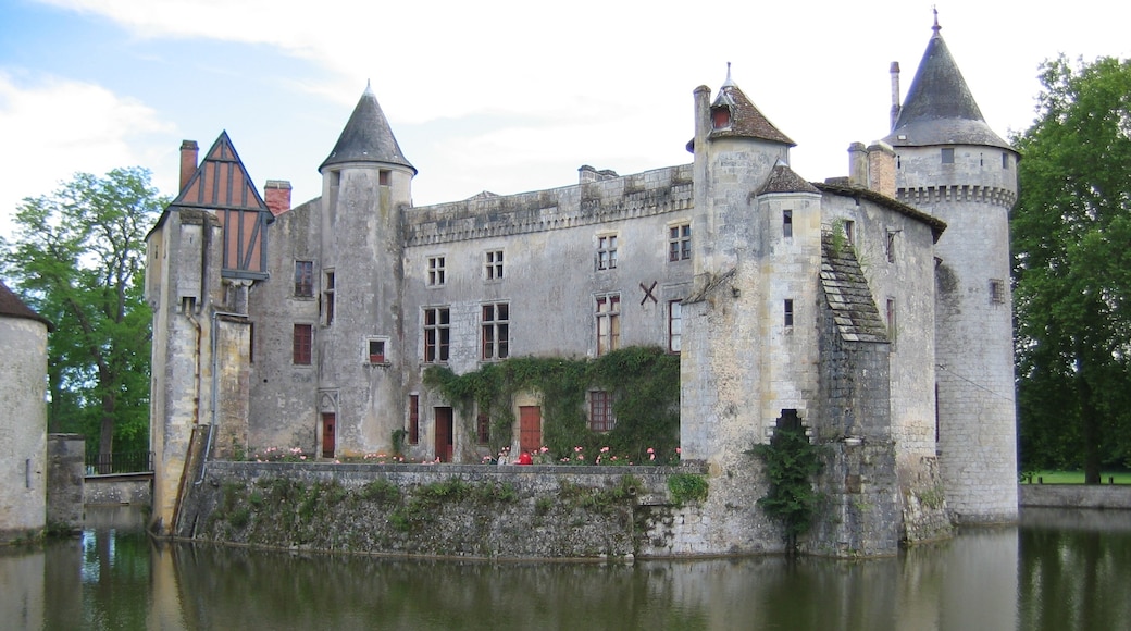 Ảnh "Lâu đài La Brede" của Carole J... (CC BY-SA) / Cắt từ ảnh gốc