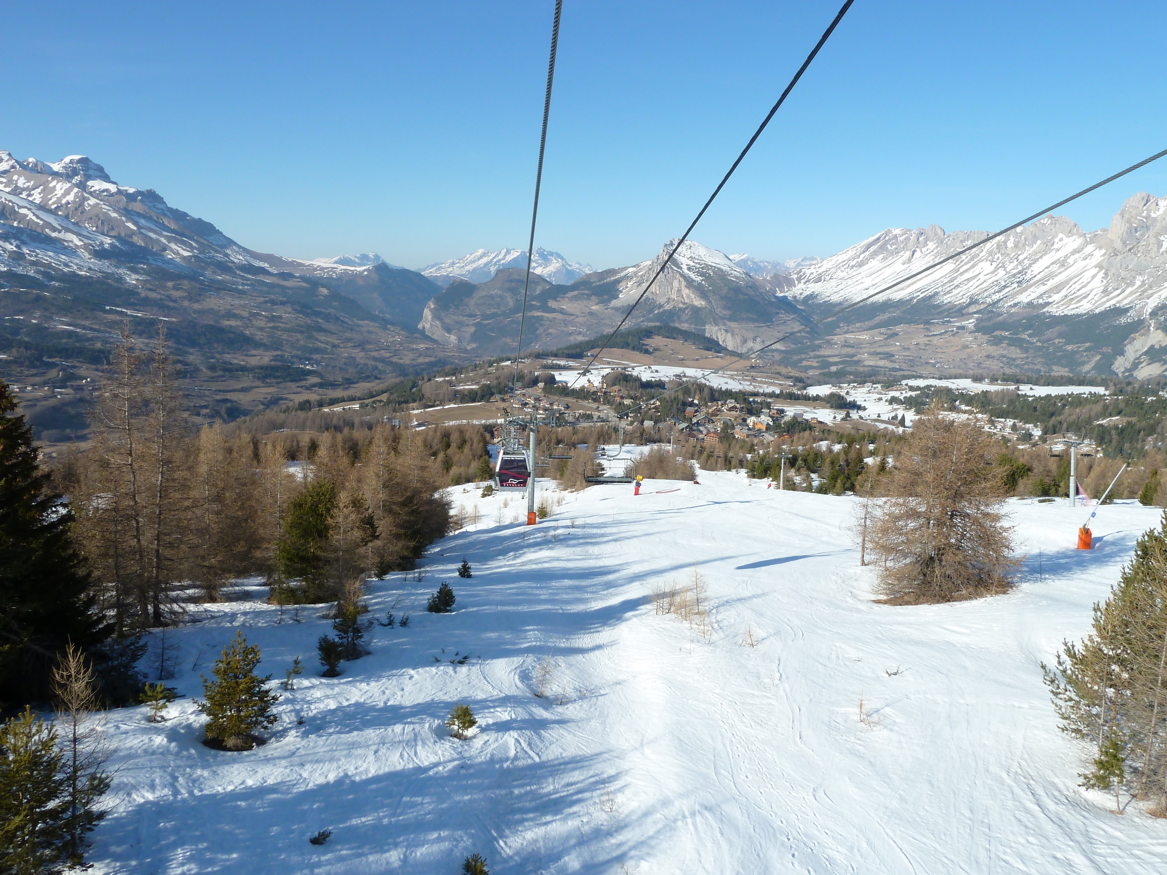 Station de sports d'hiver La Joue du Loup, Le Dévoluy, Hautes-Alpes, France
