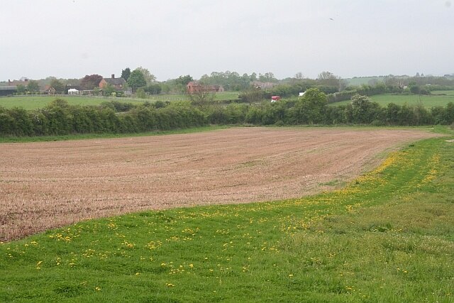 Photo "Longdon" by Bob Embleton (CC BY-SA) / Cropped from original