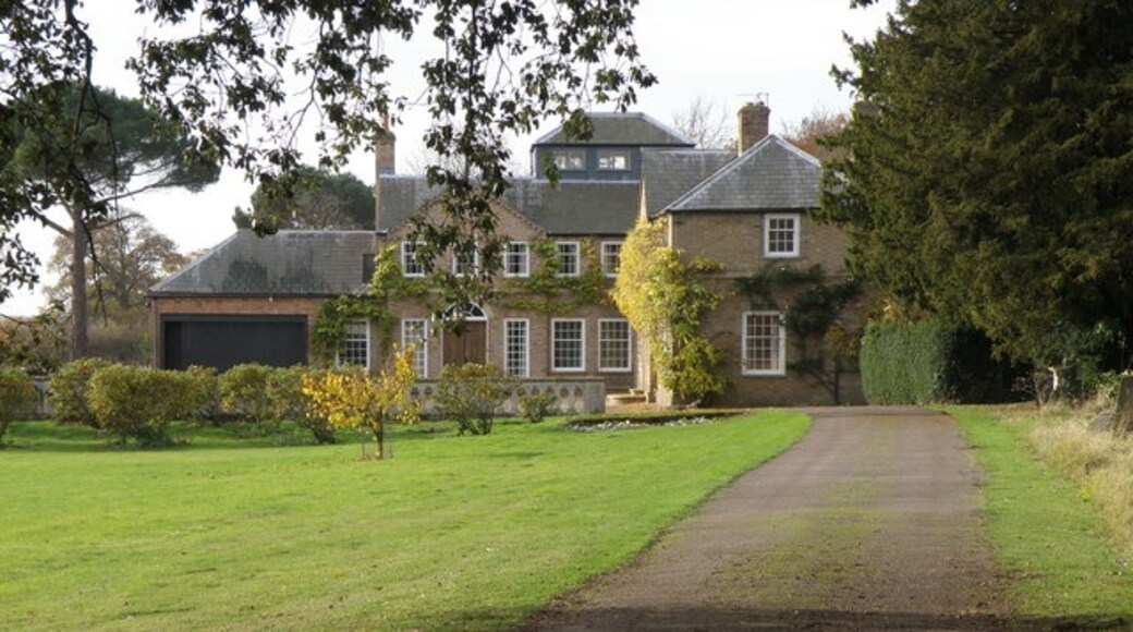 Foto “Conington” tomada por Michael Trolove (CC BY-SA); recorte de la original