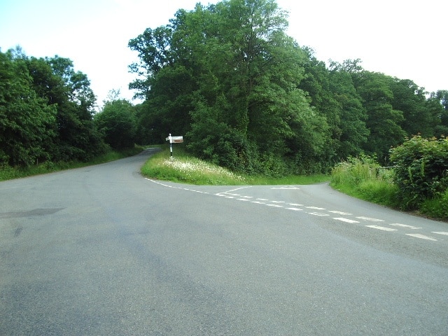 Foto “Bolton” tomada por Alexander P Kapp (CC BY-SA); recorte de la original