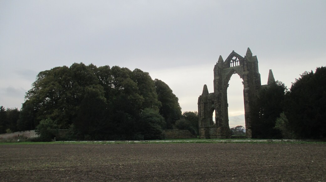 Foto "Guisborough Priory" di Daj92 (page does not exist) (CC BY-SA) / Ritaglio dell’originale