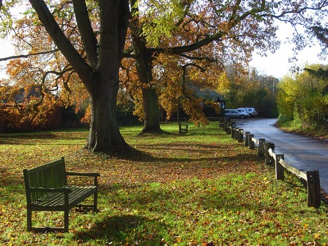 Photo "Fawley" by Andrew Smith (CC BY-SA) / Cropped from original