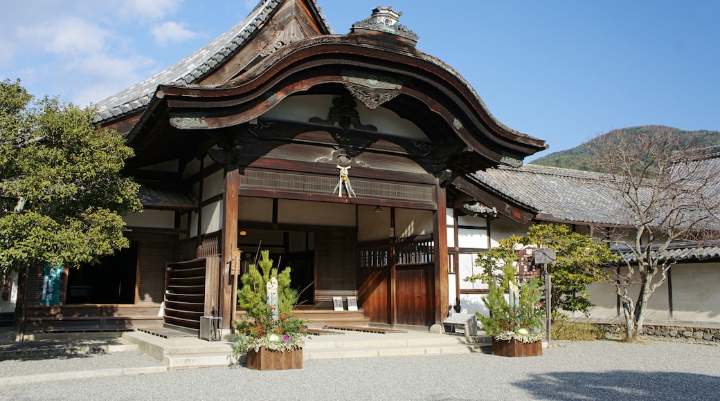 Photo "Daigo-ji Temple" by 663highland (CC BY) / Cropped from original