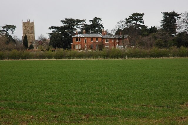 Foto “Little Comberton” tomada por Philip Halling (CC BY-SA); recorte de la original