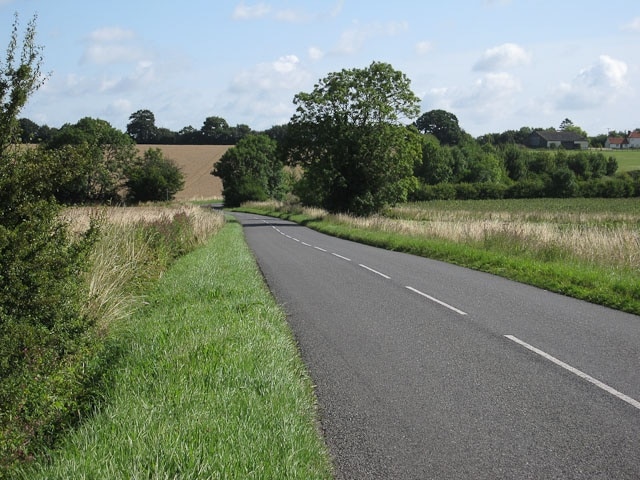 "Weston Colville"-foto av Hugh Venables (CC BY-SA) / Urklipp från original
