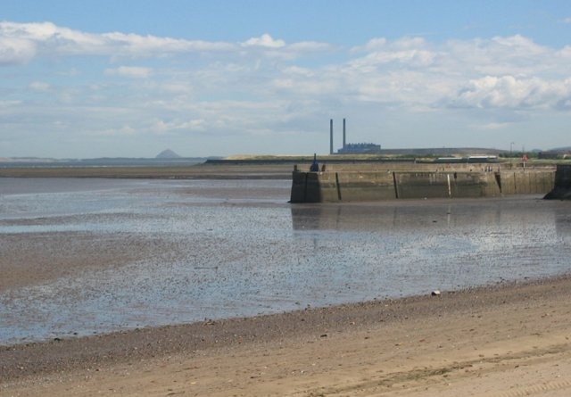 Fisherow Sands. Beach, looking towards the harbour, with North Berwick Law in the distance.