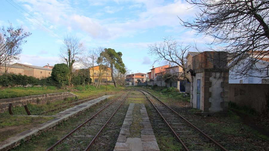Photo "Sindia, stazione ferroviaria" by Discanto (Creative Commons Attribution-Share Alike 4.0) / Cropped from original