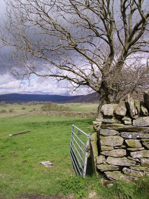 Gateway to the Hills On the road to Barber Green from High Newton