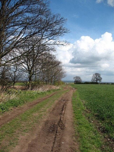 Foto “Kirby Hill” tomada por Gordon Hatton (CC BY-SA); recorte de la original