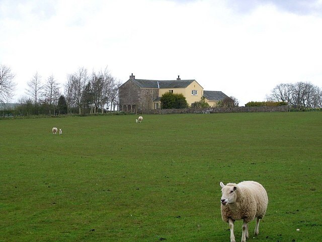 Photo "Castle Sowerby" by Roger Smith (CC BY-SA) / Cropped from original