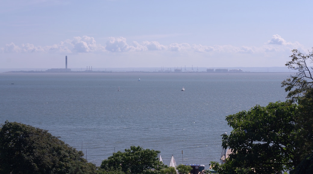 Photo "Westcliff-on-Sea" by Mattbuck (CC BY-SA) / Cropped from original