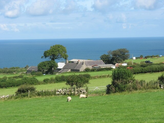 Fields above Pen-maen farmhouse