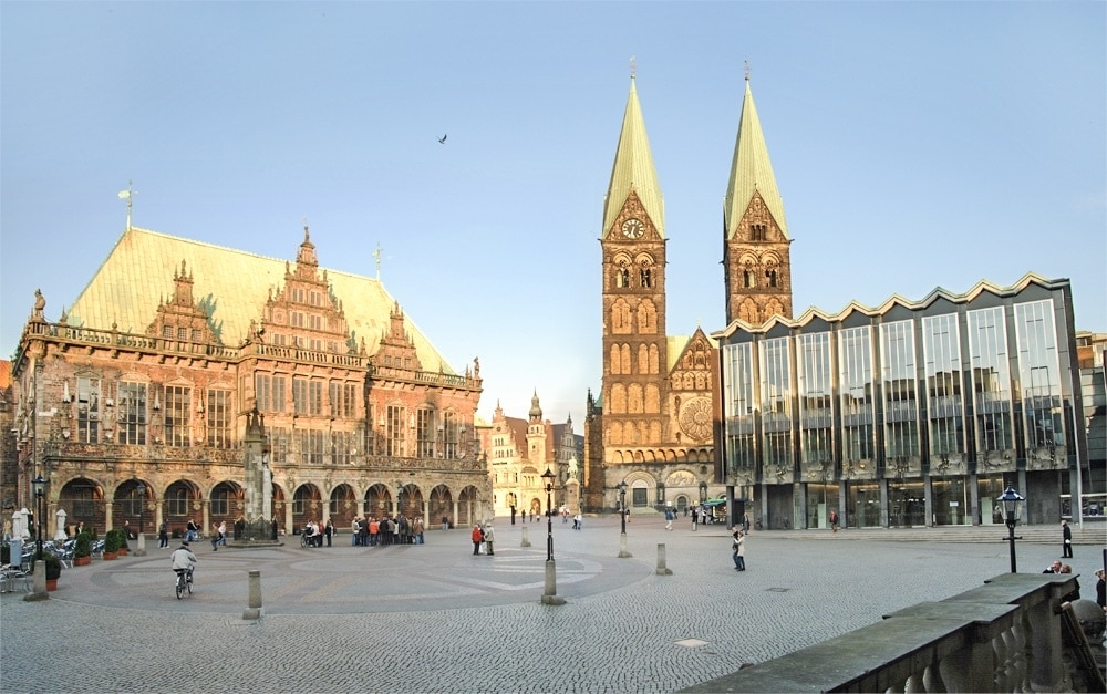 https://mediaim.expedia.com/destination/3/daaf83391b0fd7ef0b7fbf7acf3a0456.jpg