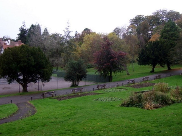 Dylan Thomas's Cwmdonkin Park The park is very a traditional one (it dates from 1874) and on a dull autumn afternoon not very cheerful in appearance. It lies only a stone's throw from Dylan Thomas's childhood home and in later life he described it thus "that small, iron-railed universe of rockery, gravel-path, playbank, bowling-green, bandstand reservoir, chrysanthemum garden, ..in the grass one must keep off, I endured, with pleasure, the first agonies of unrequited love, the first slow boiling in the belly of a bad poem, the strutting and raven-locked self-dramatization of what, at that time seemed incurable adolescence."