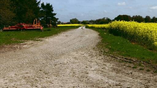 Ảnh "Ludborough" của John Beal (CC BY-SA) / Cắt từ ảnh gốc