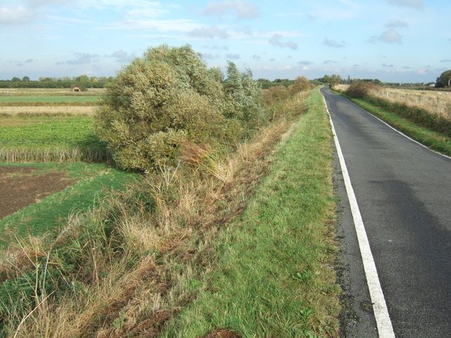 Photo "Wisbech St. Mary" by Richard Humphrey (CC BY-SA) / Cropped from original