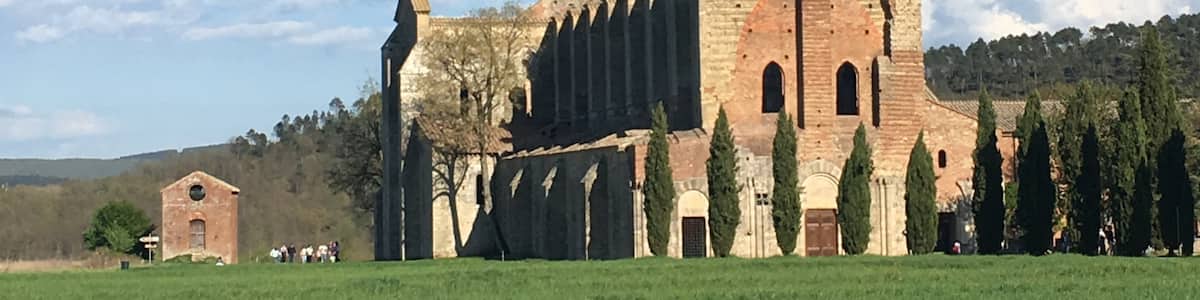 Photo "Abbazia di San Galgano, Pasqua 2017" by undefined (Creative Commons Zero, Public Domain Dedication) / Cropped from original