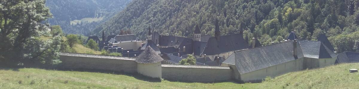 Photo "38380 Saint-Pierre-de-Chartreuse, France" by Chris Sampson (Creative Commons Attribution 3.0) / Cropped from original
