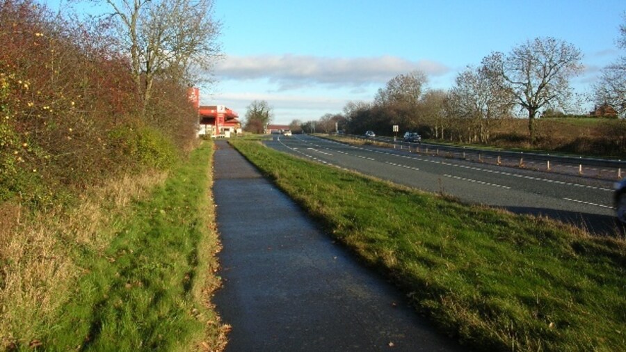 Photo "A64 at Bilbrough Top The Total petrol station, Little Chef and motel can just be seen ahead." by DS Pugh (Creative Commons Attribution-Share Alike 2.0) / Cropped from original