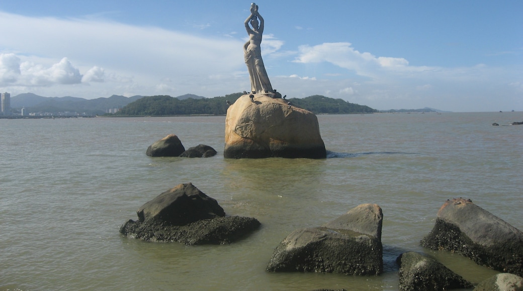 Fisher Girl statue in Zhuhai