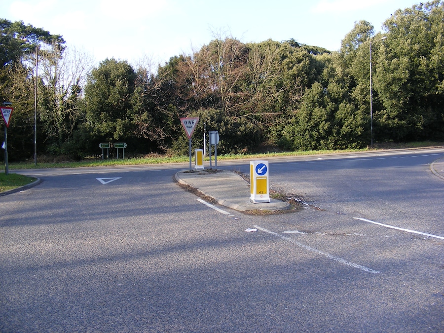 B1122 Middleton Road junction with the A12