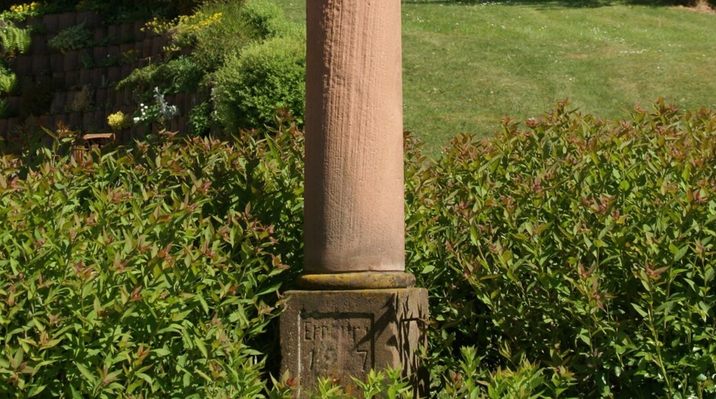 Photo "Kleinlaudenbach" by Prof. emeritus Hans Schneider (Geyersberg) (CC BY) / Cropped from original