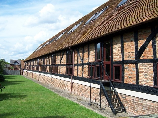 Photo "Edlesborough" by John Webster (CC BY-SA) / Cropped from original