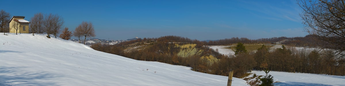 Photo "Vista verso Gavi" by Terensky (Creative Commons Attribution 3.0) / Cropped from original