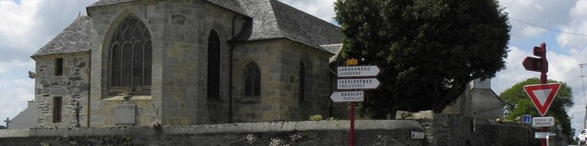 Photo "Église Sainte-Pitère du Tréhou (29). Chevet." by GO69 (Creative Commons Attribution-Share Alike 3.0) / Cropped from original