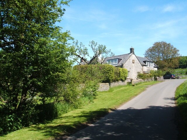 Photo "Hassop" by Peter Barr (CC BY-SA) / Cropped from original