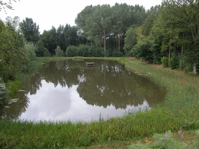 "Kyre"-foto av Philip Halling (CC BY-SA) / Urklipp från original