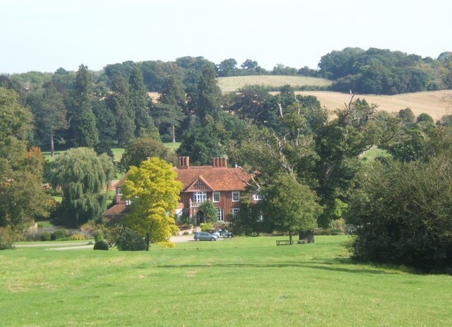 Kuva ”Boxted” käyttäjältä Andrew Hill (CC BY-SA) / rajattu alkuperäisestä kuvasta