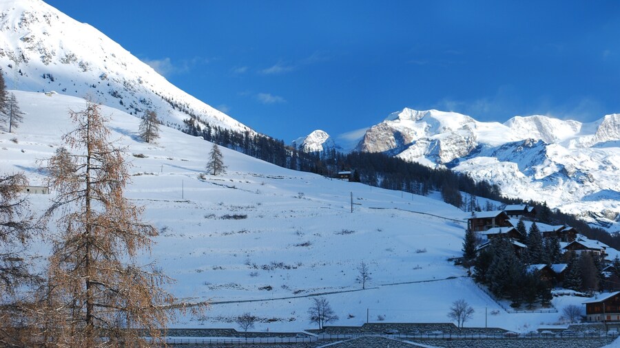 Photo "Valle D'Aosta" by cisko66 (Creative Commons Attribution 3.0) / Cropped from original