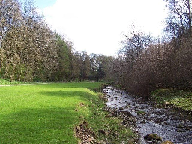 Foto “Flasby con Winterburn” tomada por Chris Heaton (CC BY-SA); recorte de la original