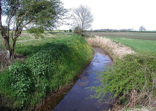 Nafferton Drain, Brigham, East Riding of Yorkshire, England. Looking north-northeast from Nafferton Drain Bridge on the B1249 near Tinkers' Nook, north of Brigham.