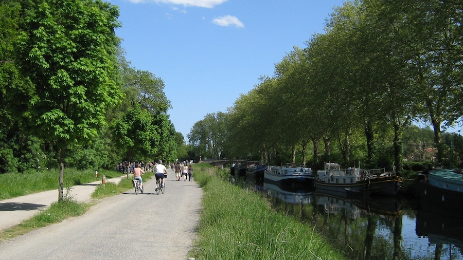 Photo "Canal du Midi - Parc Technologique - Ramonville St Agne" by rougenuit (Creative Commons Attribution 3.0) / Cropped from original