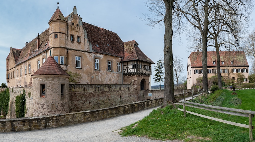 Foto „Burg Stettenfels“ von my discussion page (CC BY-SA)/zugeschnittenes Original